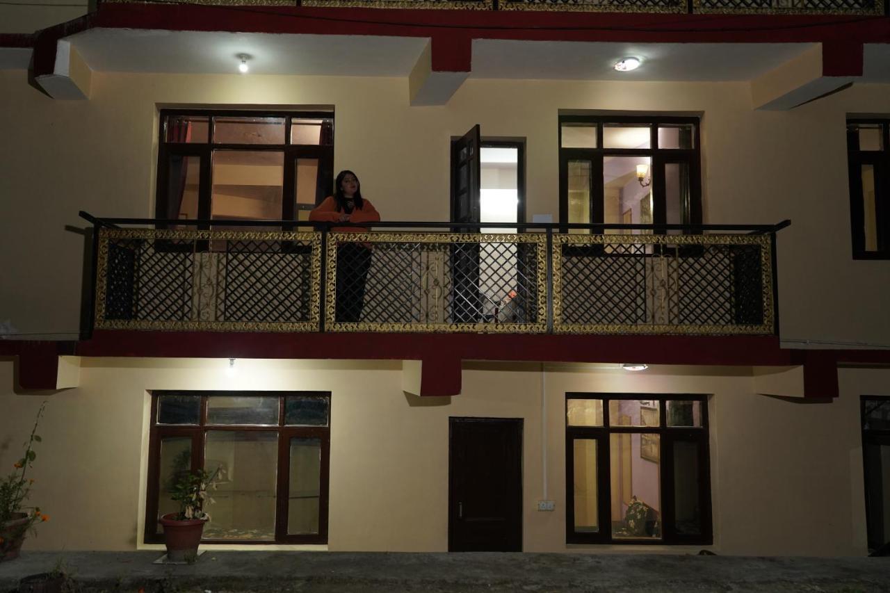 Shimla Pines Homestay Екстер'єр фото